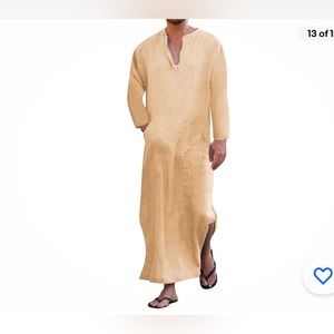 Jacansi size medium men’s robe T-shirt, dress beige